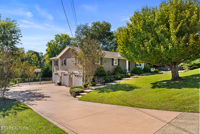 136 Westwood Dr, Clinton, TN 37716
