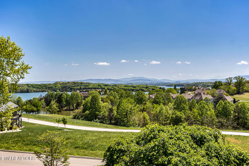 136 White Hawk Dr, Vonore, TN 37885