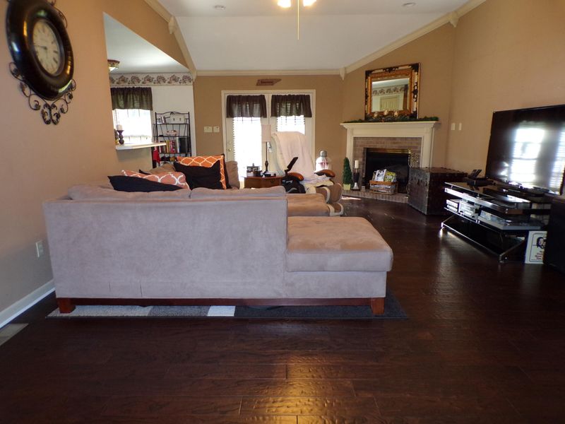136 Windsor Dr, Maryville, TN 37803