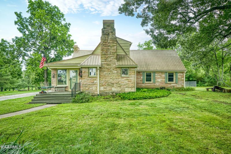 1360 Deep Draw Rd, Crossville, TN 38555