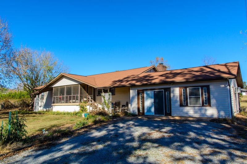 1360 Fork Rd, Greenback, TN 37742