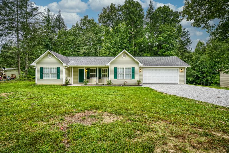 1360 Phillips Flat Road Rd, Oneida, TN 37841