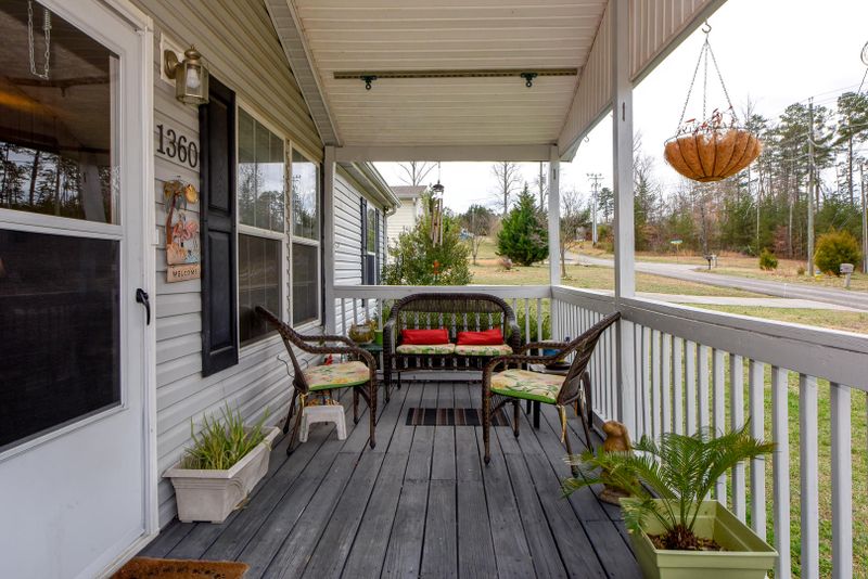 1360 Stony Point Rd, Knoxville, TN 37914