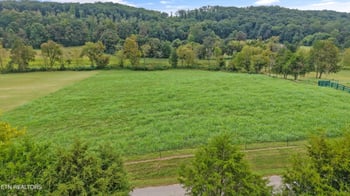 1361 Paint Rock Valley Rd, Philadelphia, TN 37846
