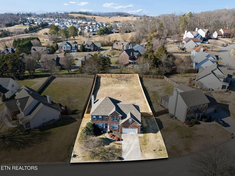 1365 Wineberry Rd, Powell, TN 37849