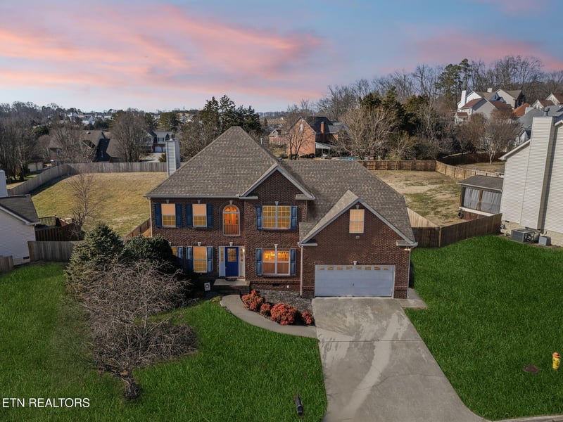1365 Wineberry Rd, Powell, TN 37849