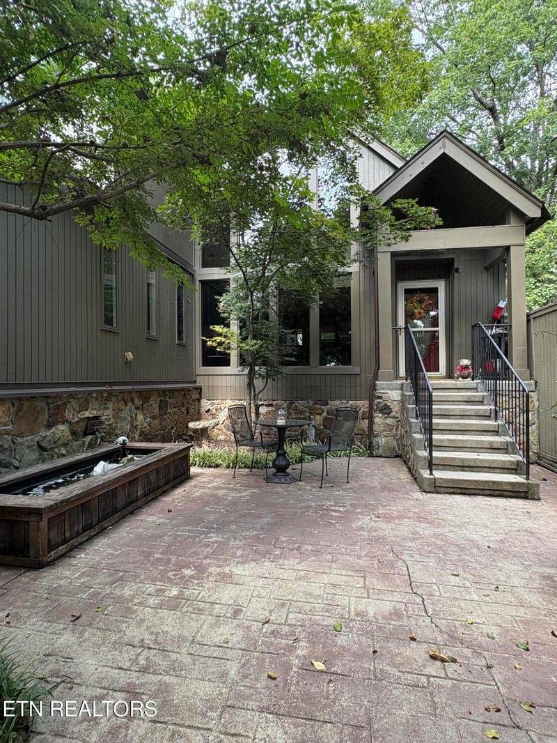 137 Chamberlain Blvd, Knoxville, TN 37920