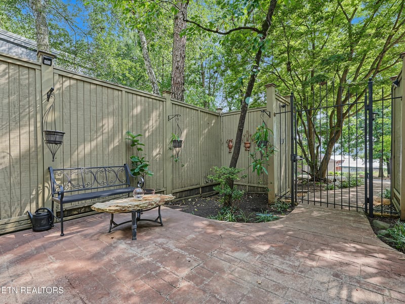137 Chamberlain Blvd, Knoxville, TN 37920