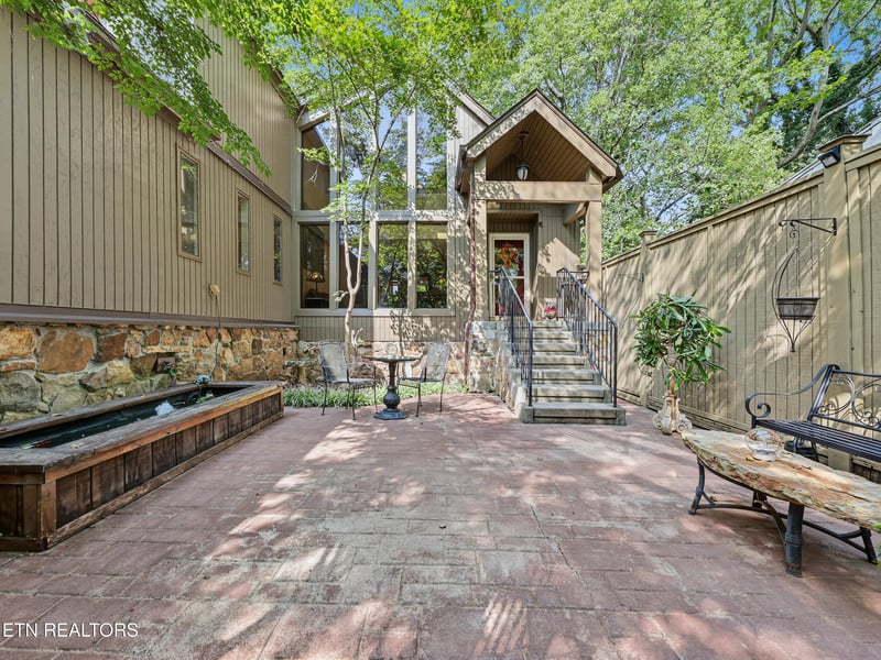 137 Chamberlain Blvd, Knoxville, TN 37920