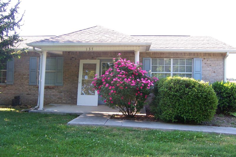 137 Community Dr, Madisonville, TN 37354