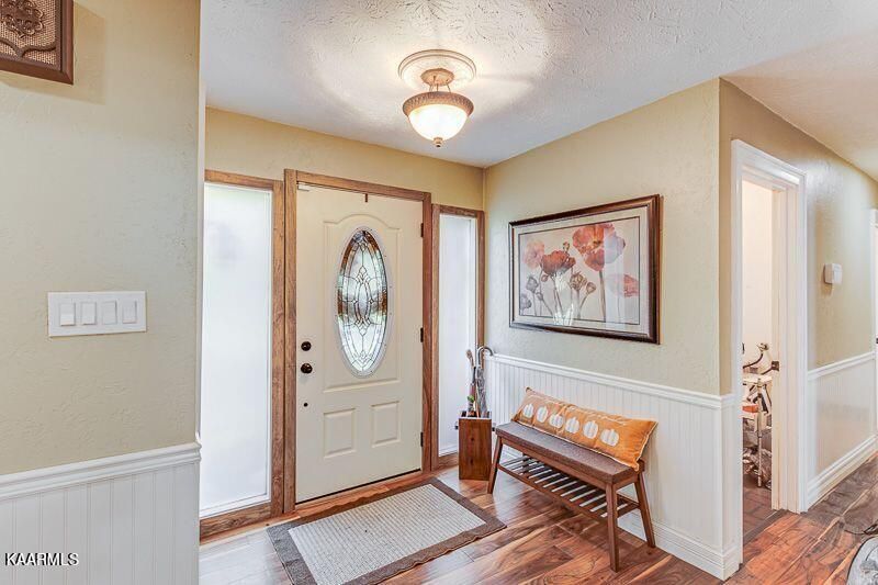 137 Greystone Dr, Oak Ridge, TN 37830