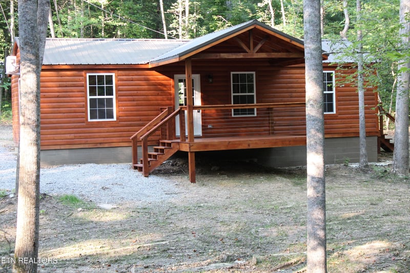 137 John Cox Rd, Deer Lodge, TN 37726