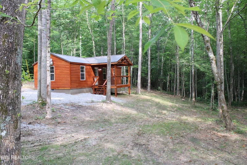 137 John Cox Rd, Deer Lodge, TN 37726