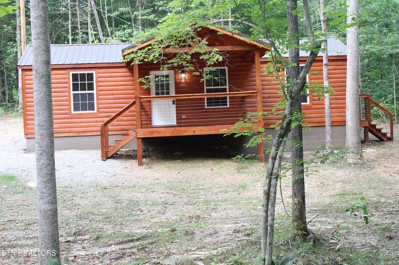 137 John Cox Rd, Deer Lodge, TN 37726