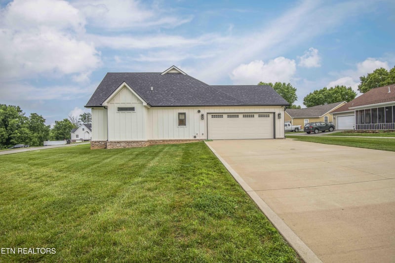 137 Larkspur Dr, Andersonville, TN 37705