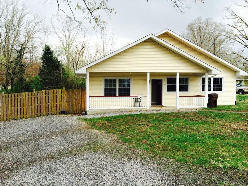137 Marietta Cir, Oak Ridge, TN 37830