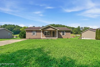 137 Raccoon Valley Rd, Maynardville, TN 37807