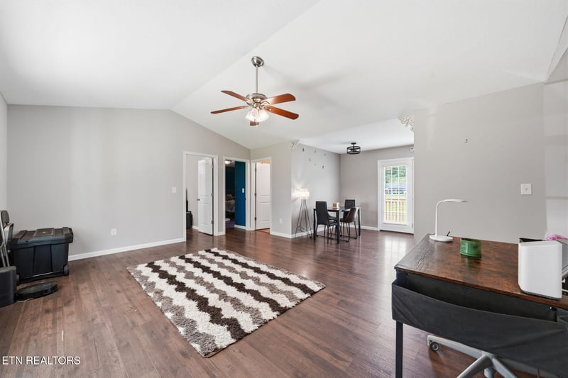 137 Raccoon Valley Rd, Maynardville, TN 37807
