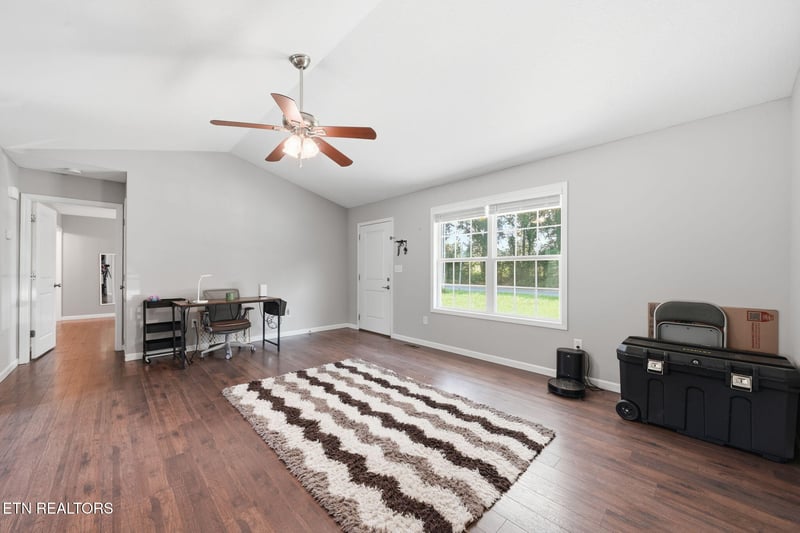 137 Raccoon Valley Rd, Maynardville, TN 37807