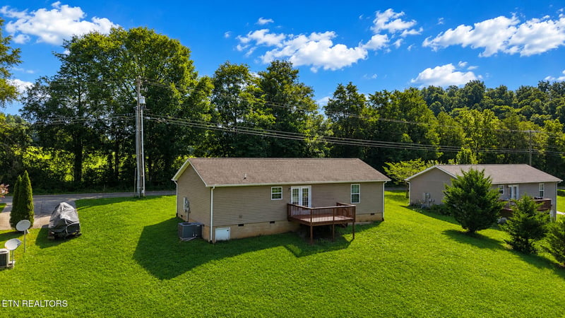 137 Raccoon Valley Rd, Maynardville, TN 37807