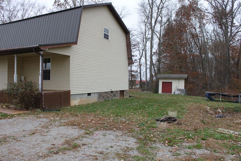 137 Stanley Marlow Ln, Oneida, TN 37841