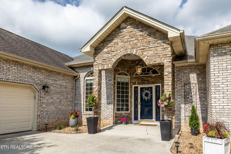 137 Tahlequah Ln, Loudon, TN 37774
