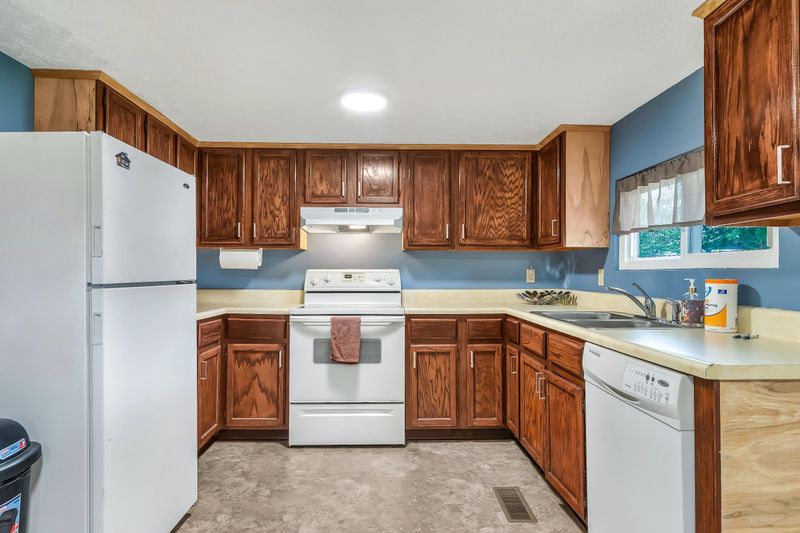 137 Wellington Cir, Oak Ridge, TN 37830
