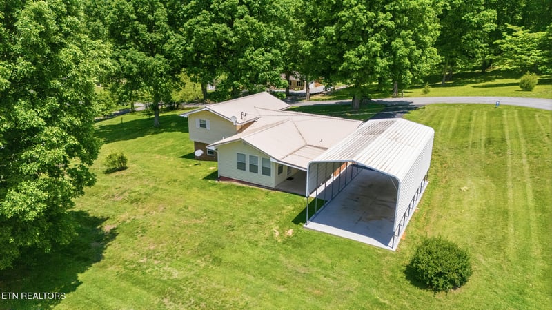 1370 Circle Dr, Loudon, TN 37774