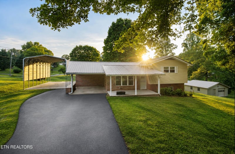1370 Circle Dr, Loudon, TN 37774
