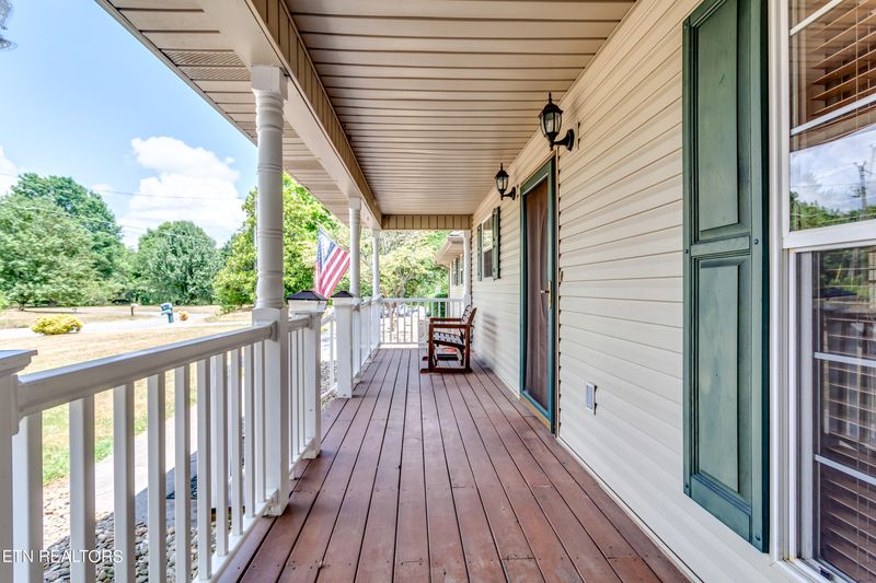 1370 Snappwood Dr, Sevierville, TN 37862