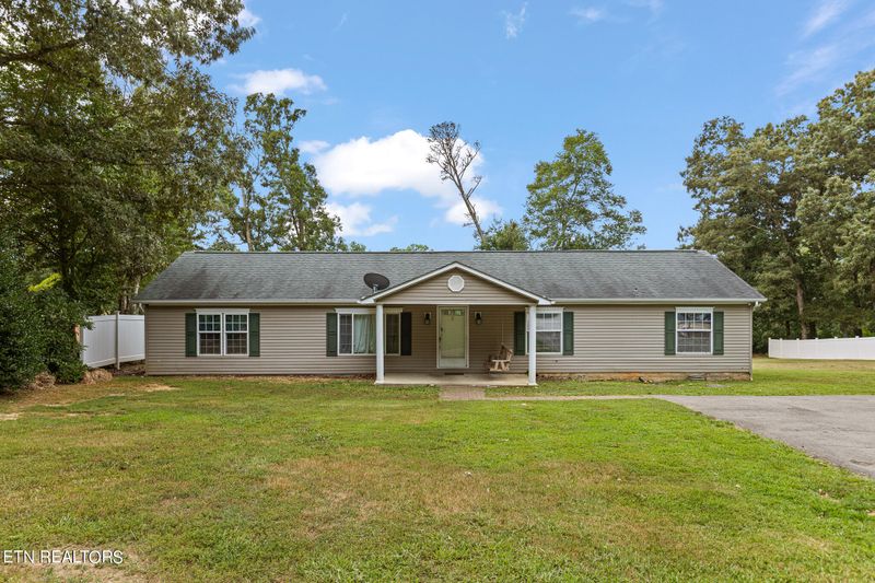 1370 Willow Creek Ln, Sevierville, TN 37876