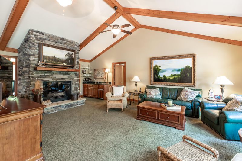 1375 Cove Pointe Rd, Lafollette, TN 37766