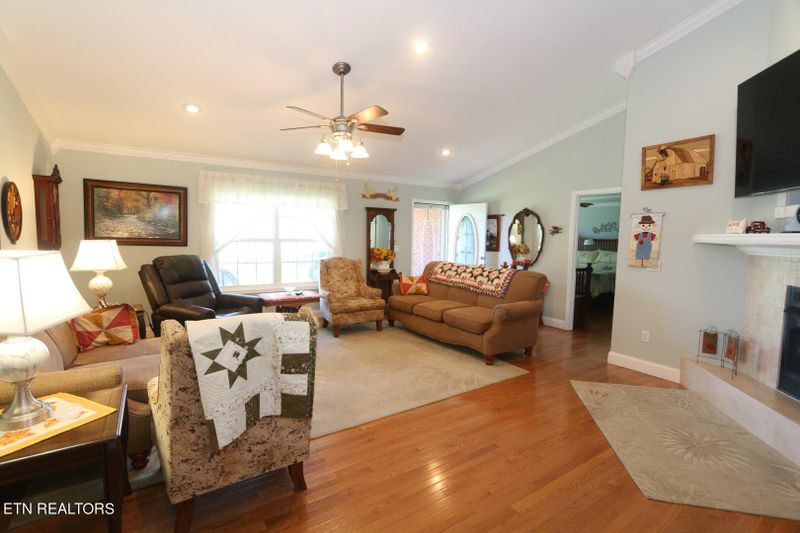 1375 Hodges Bend Rd, Sevierville, TN 37876