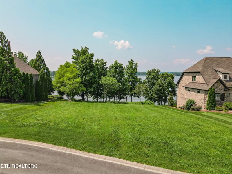 1376 Marina Way, Lenoir City, TN 37772