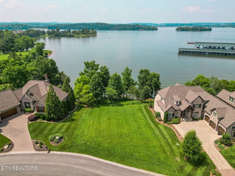1376 Marina Way, Lenoir City, TN 37772