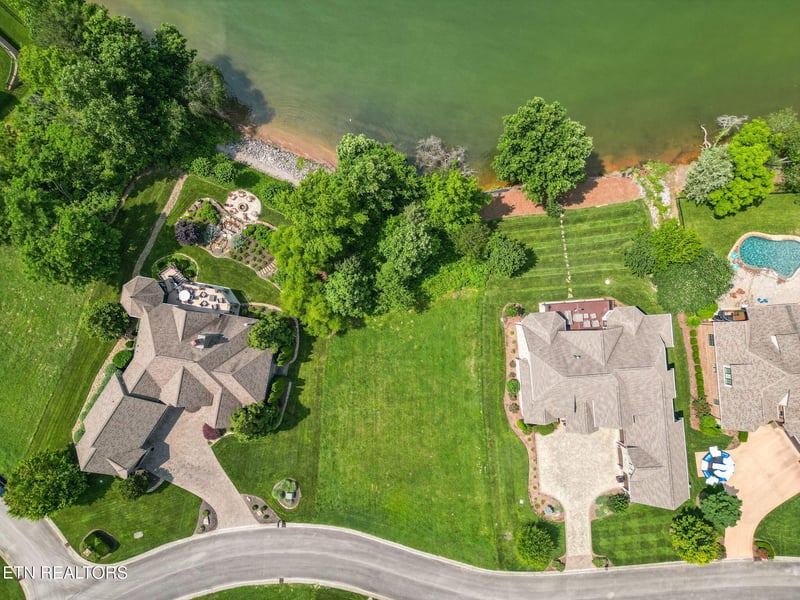 1376 Marina Way, Lenoir City, TN 37772