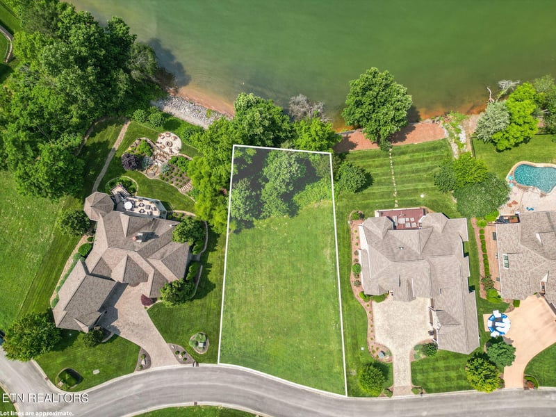 1376 Marina Way, Lenoir City, TN 37772