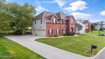 1376 Silver Leaf Dr, Lenoir City, TN 37772