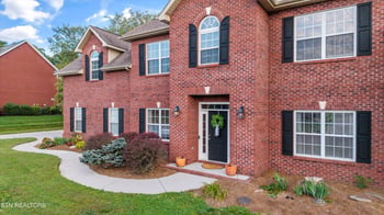 1376 Silver Leaf Dr, Lenoir City, TN 37772