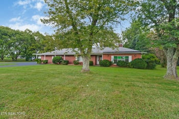 1378 Sparta Hwy, Crossville, TN 38572