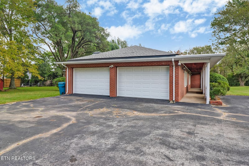 1378 Sparta Hwy, Crossville, TN 38572