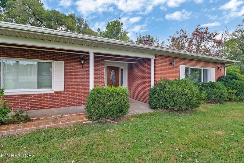 1378 Sparta Hwy, Crossville, TN 38572