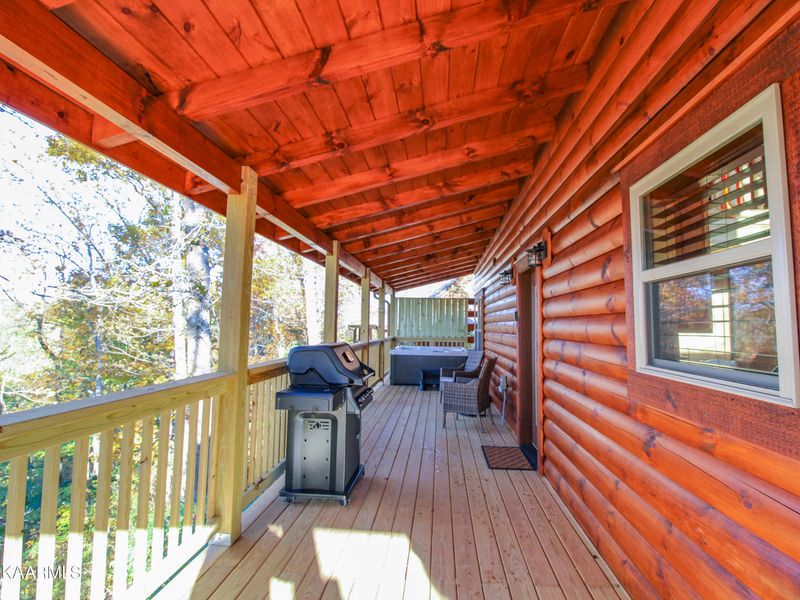 1379 Wedge Tailed Ln, Sevierville, TN 37876