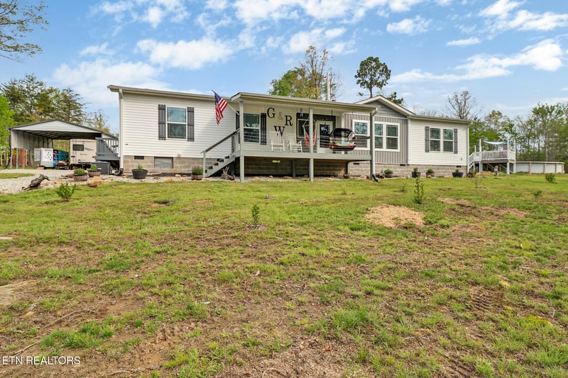 138 Collins Tpike, Deer Lodge, TN 37726