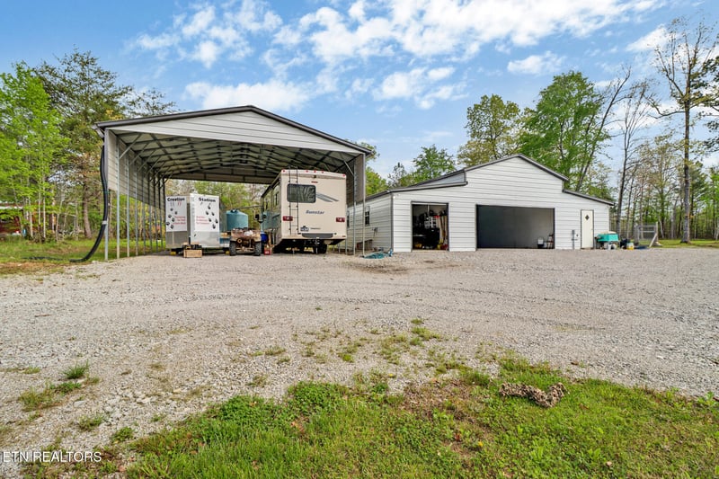 138 Collins Tpike, Deer Lodge, TN 37726
