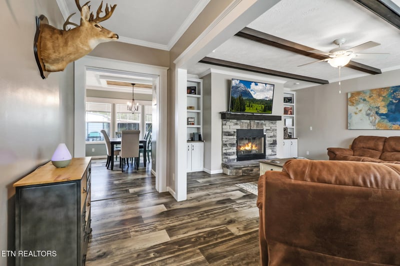 138 Collins Tpike, Deer Lodge, TN 37726