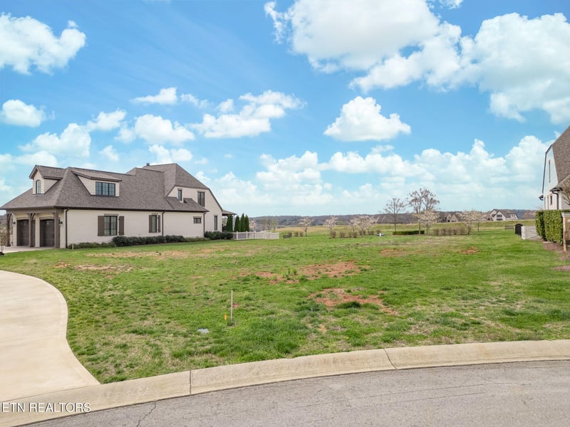 138 E Highlands Cir, Lenoir City, TN 37772
