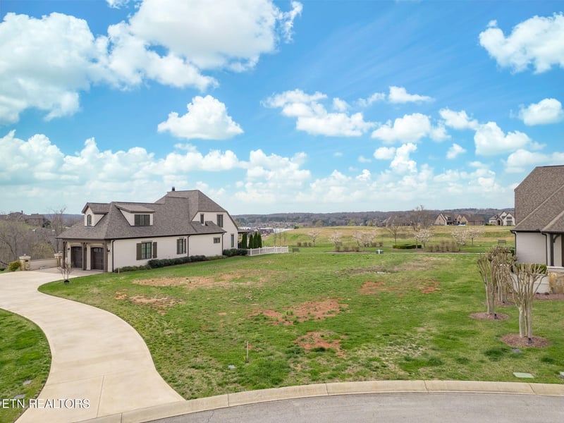 138 E Highlands Cir, Lenoir City, TN 37772