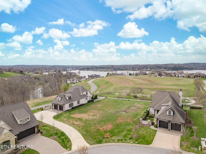 138 E Highlands Cir, Lenoir City, TN 37772
