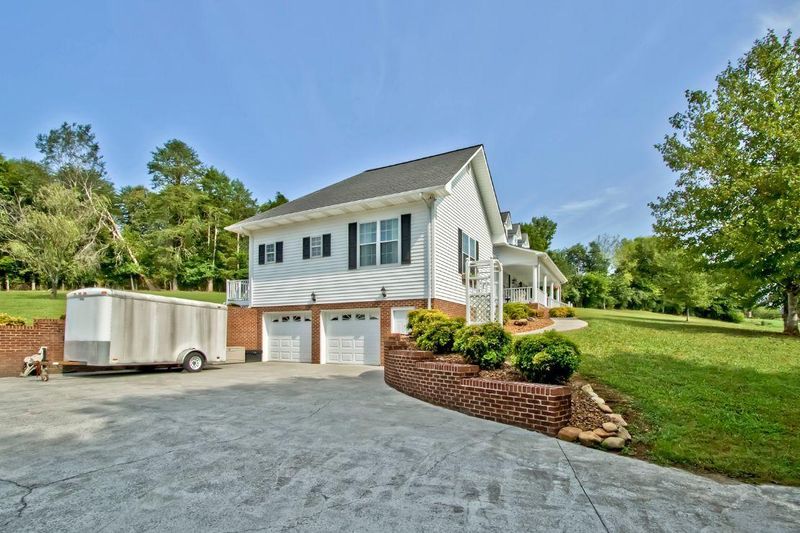138 Irwin Mill Rd, Clinton, TN 37716